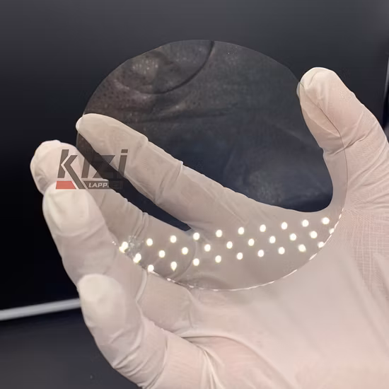 Máquina de lapidação e polimento de superfícies de lentes ópticas de alta precisão